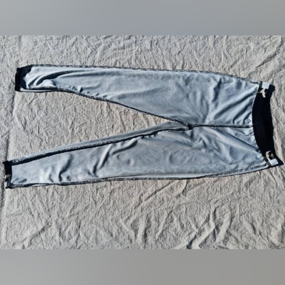 Black and Leopard Print Leggings - Picture 4 of 5